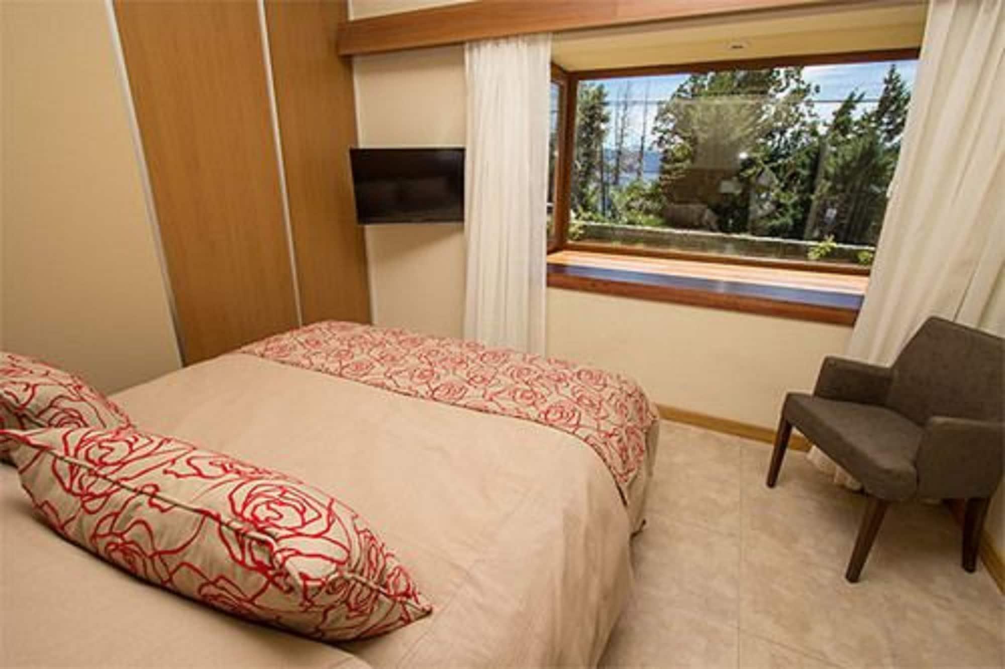 Los Robles Apart & Spa Сан Карлос де Барилоче Екстериор снимка