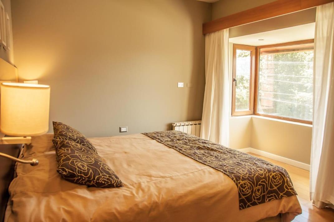Los Robles Apart & Spa Сан Карлос де Барилоче Екстериор снимка