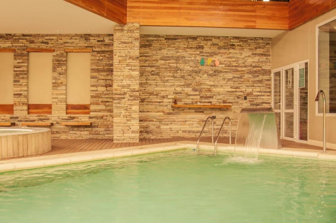 Los Robles Apart & Spa Сан Карлос де Барилоче Екстериор снимка